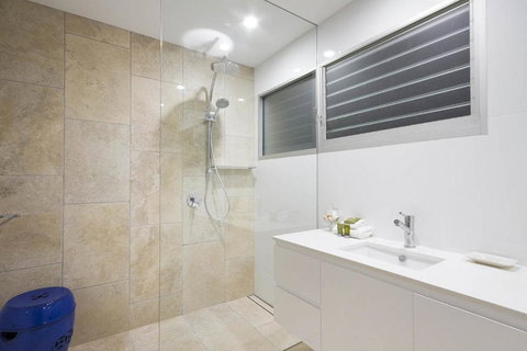 26 Witta Circle - Schoolies Week Accommodation 1