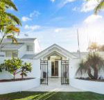Island living in the heart of Noosa - Schoolies Week Accommodation