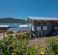 Norm's Beach House - Schoolies Week Accommodation