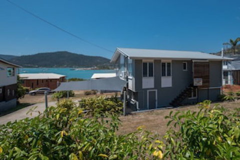 Norm's Beach House - Schoolies Week Accommodation 0
