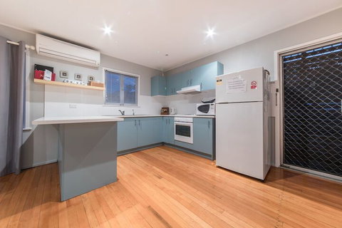 Norm's Beach House - Schoolies Week Accommodation 4