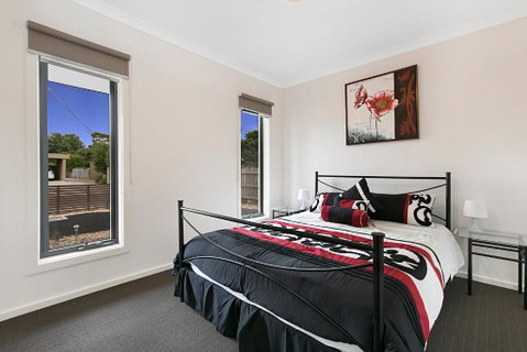Palm Grove Beach House Dromana - Schoolies Week Accommodation 3