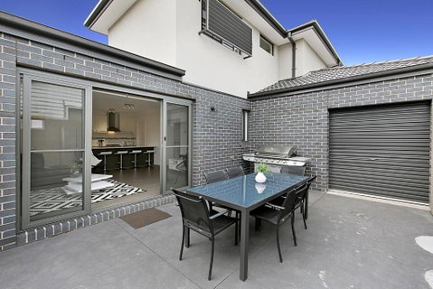 Palm Grove Beach House Dromana - Schoolies Week Accommodation 1
