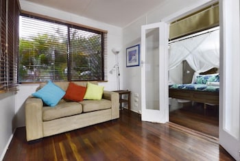 Airlie Getaway - Views - Schoolies Week Accommodation 4