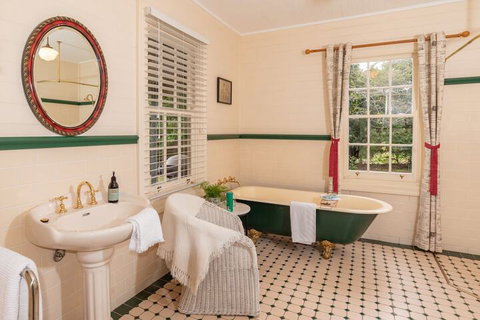 ARCADIA - The Barn Cottage & Rosehill Cottage - Schoolies Week Accommodation 6