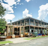 Boogie Woogie Beach House - Schoolies Week Accommodation