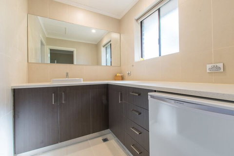 Mick O'Shea's - Schoolies Week Accommodation 6