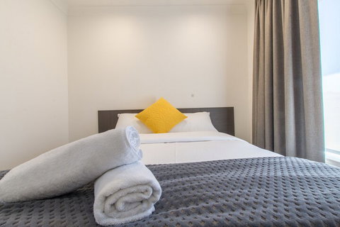 Mick O'Shea's - Schoolies Week Accommodation 7