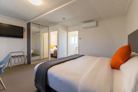 Mick O'Shea's - Schoolies Week Accommodation 5