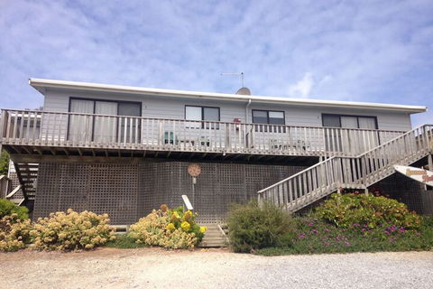 Sunset Holiday Villas - Schoolies Week Accommodation 5