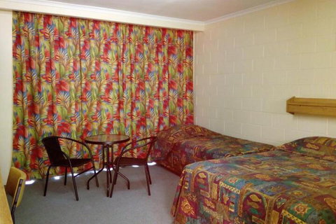 The Islands Inn Motel - Schoolies Week Accommodation 4