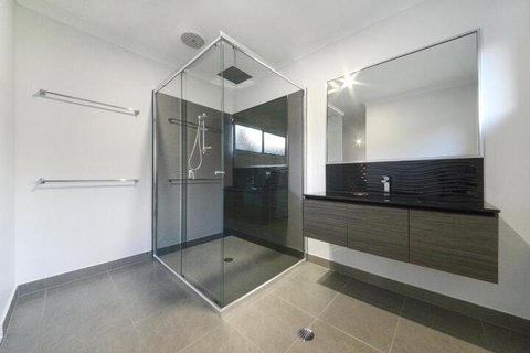 Island Dreams - Schoolies Week Accommodation 2