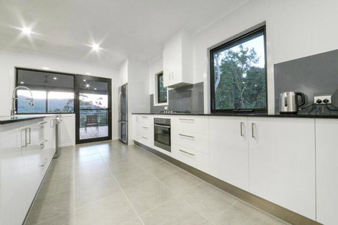 Island Dreams - Schoolies Week Accommodation 6