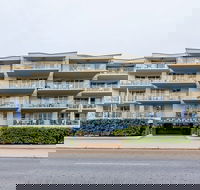The White Pearl Penthouse - Schoolies Week Accommodation