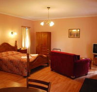 Osteria Sanso B  B - Schoolies Week Accommodation