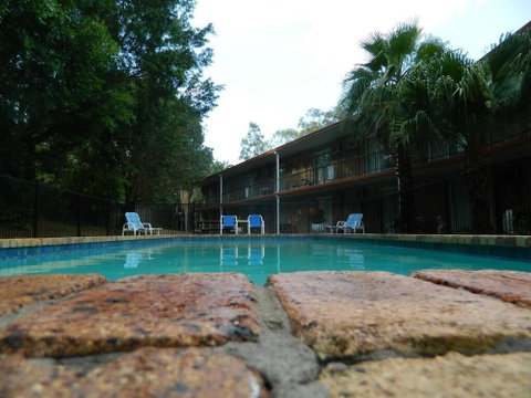 Coomera Motor Inn - Schoolies Week Accommodation 0