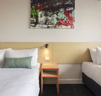 Nightcap at Hume Hotel - Schoolies Week Accommodation