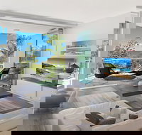 Allambi - Schoolies Week Accommodation