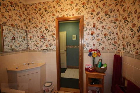 Kalimna Spa Room - Schoolies Week Accommodation 7