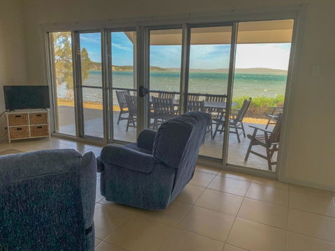 The Beach House - Schoolies Week Accommodation 3