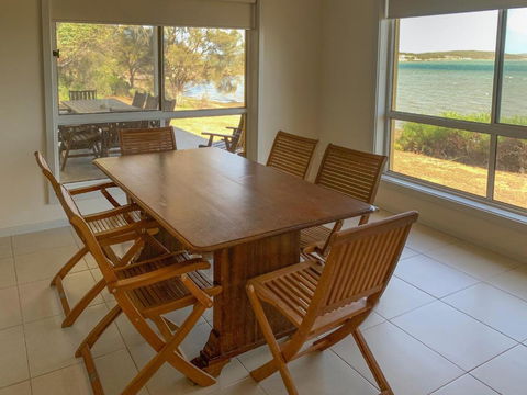 The Beach House - Schoolies Week Accommodation 4