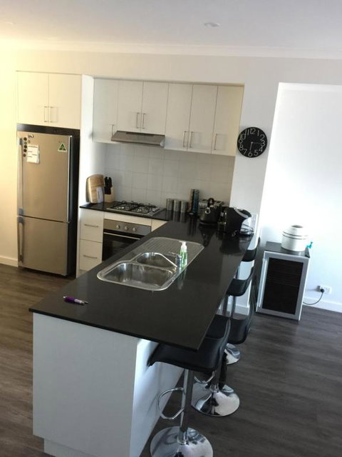 Falcon Bay 4x4 Townhouse - Schoolies Week Accommodation 2