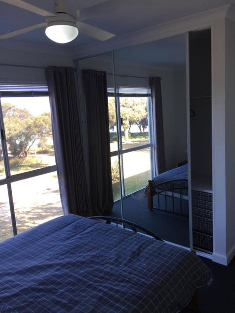Falcon Bay 4x4 Townhouse - Schoolies Week Accommodation 4