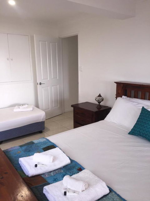 Chez Nous Two Bedroom Apartment - Schoolies Week Accommodation 3