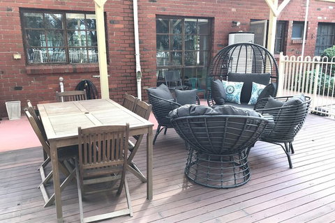 Helen's Homestead - Schoolies Week Accommodation 2
