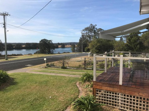 Moruya Holiday House - Schoolies Week Accommodation 5
