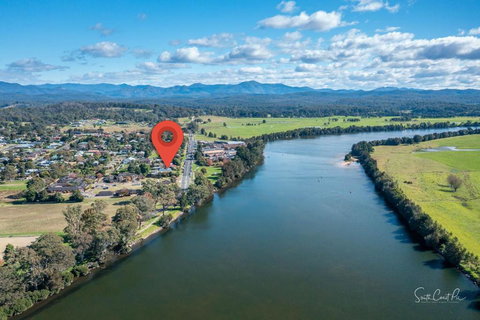 Moruya Holiday House - Schoolies Week Accommodation 6