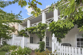 Lake Daylesford Apartments 6 - Schoolies Week Accommodation 0