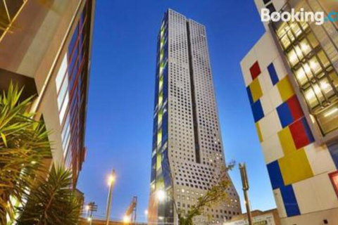 Habitat Complex - Schoolies Week Accommodation 2