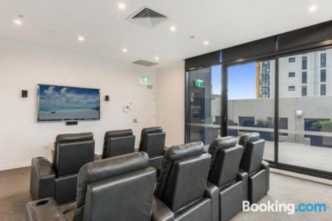 Habitat Complex - Schoolies Week Accommodation 4