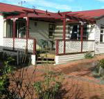 Belle Cottage - Schoolies Week Accommodation