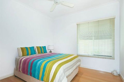 Boat House - Schoolies Week Accommodation 7