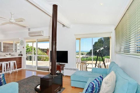 Boat House - Schoolies Week Accommodation 2