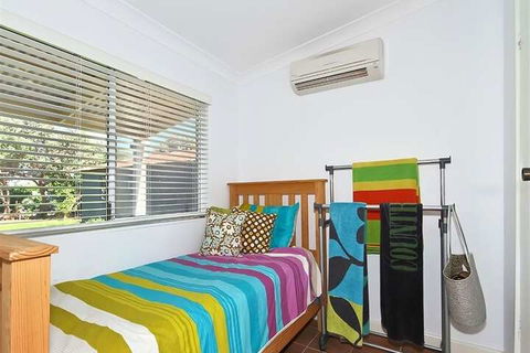 Boat House - Schoolies Week Accommodation 6