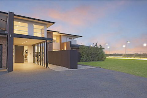 Jolong Park Clubhouse - Schoolies Week Accommodation 2