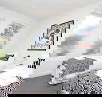 Brighton Beach Bayside Beauty - Schoolies Week Accommodation