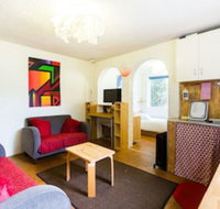 REID Fitzroy Studio Apartment - Schoolies Week Accommodation