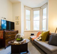 ALIA 1BDR Fitzroy Apartment - Schoolies Week Accommodation