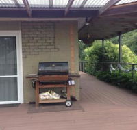 Villa Centrale - Schoolies Week Accommodation