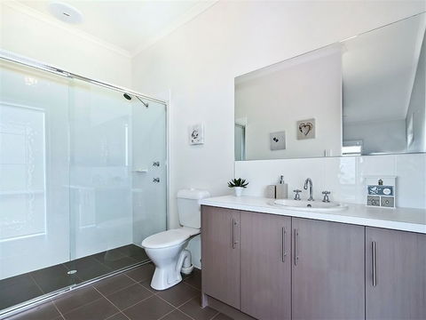 Seas The Day - Schoolies Week Accommodation 1
