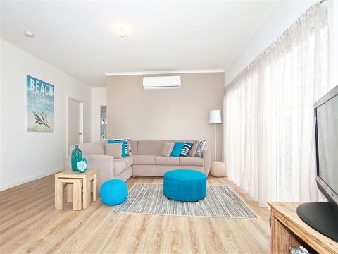 Seas The Day - Schoolies Week Accommodation 4