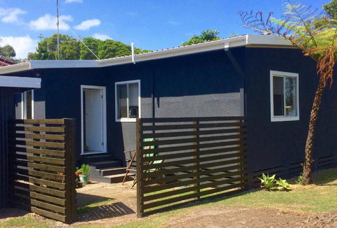 Tallowood Beachfront Cottage - Schoolies Week Accommodation 4