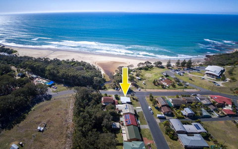 Tallowood Beachfront Cottage - Schoolies Week Accommodation 1