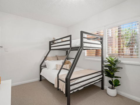 Cumbernauld #12 12 / 12 Terrigal Esp Terrigal - Schoolies Week Accommodation 2