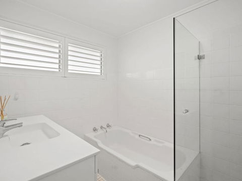 Cumbernauld #12 12 / 12 Terrigal Esp Terrigal - Schoolies Week Accommodation 3