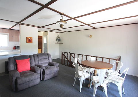 Prevelly Escape - Schoolies Week Accommodation 1